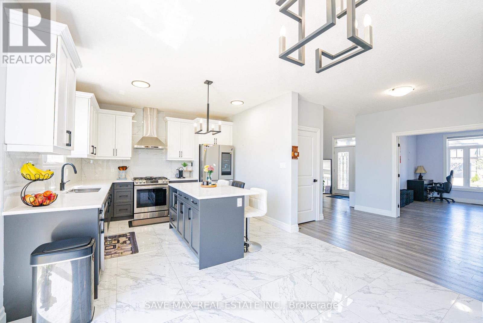 187 Boardwalk Way, Thames Centre, Ontario  N0L 1G2 - Photo 13 - X13415382