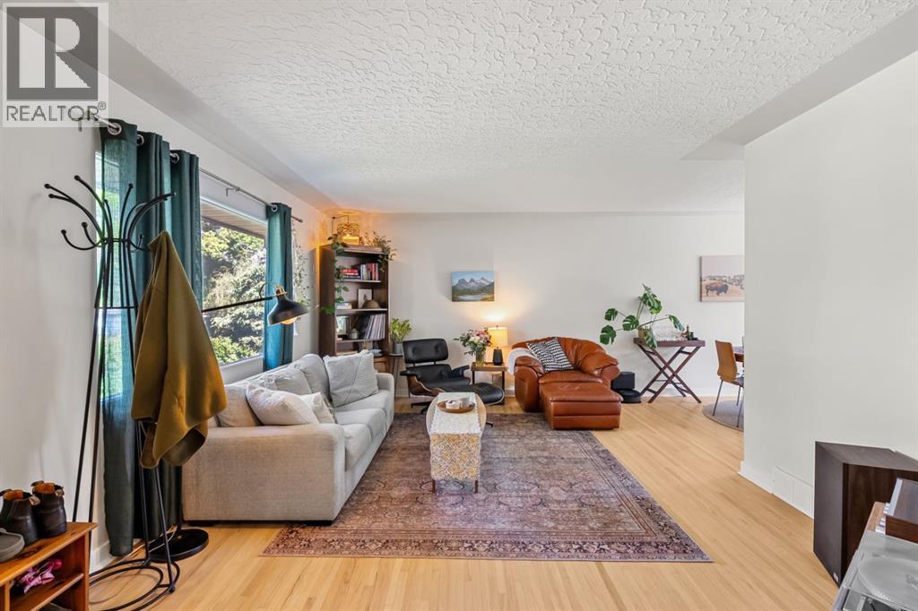 1207 40 Avenue Nw, Calgary, Alberta  T2K 0G3 - Photo 2 - A2317359