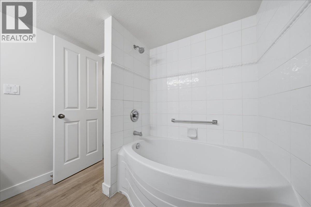 212 1428 Parkway Boulevard, Coquitlam, British Columbia  V3E 3L8 - Photo 15 - R3134014