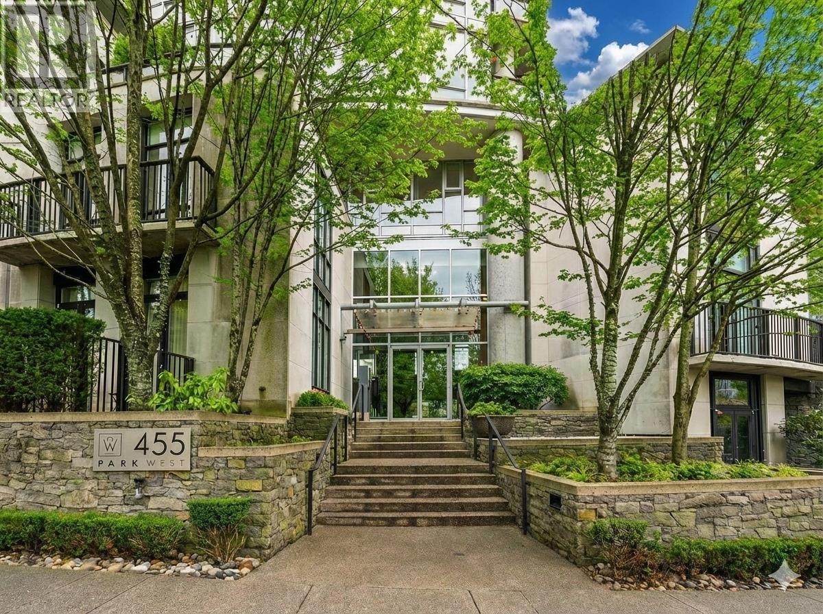 1802 455 BEACH CRESCENT