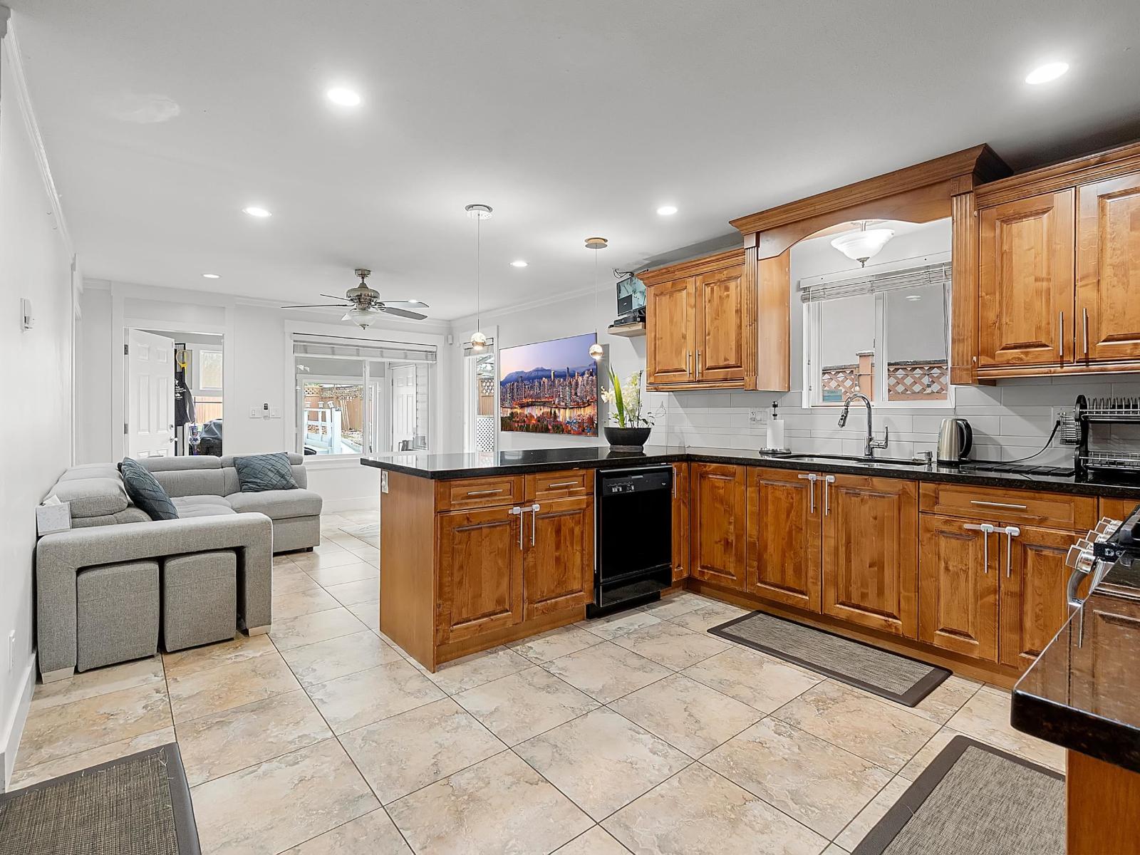 7908 117 Street, Delta, British Columbia  V4C 6A5 - Photo 4 - R3133197