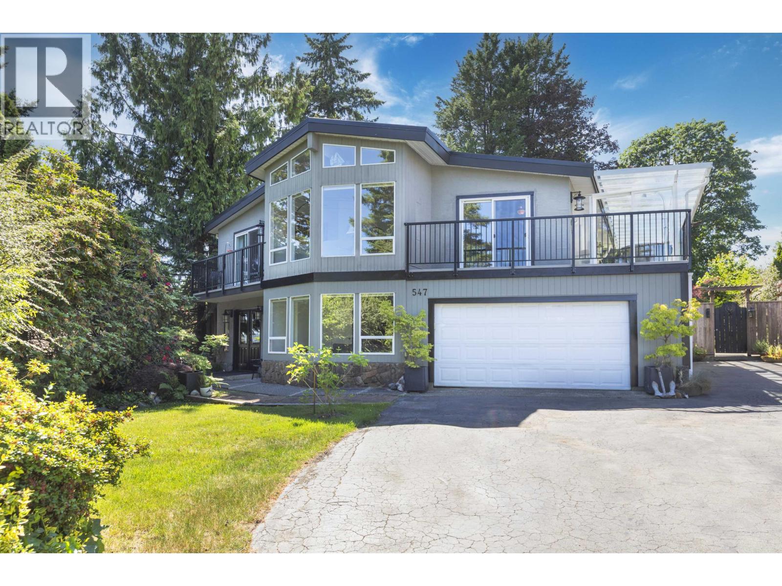 547 FAIRWAY DRIVE