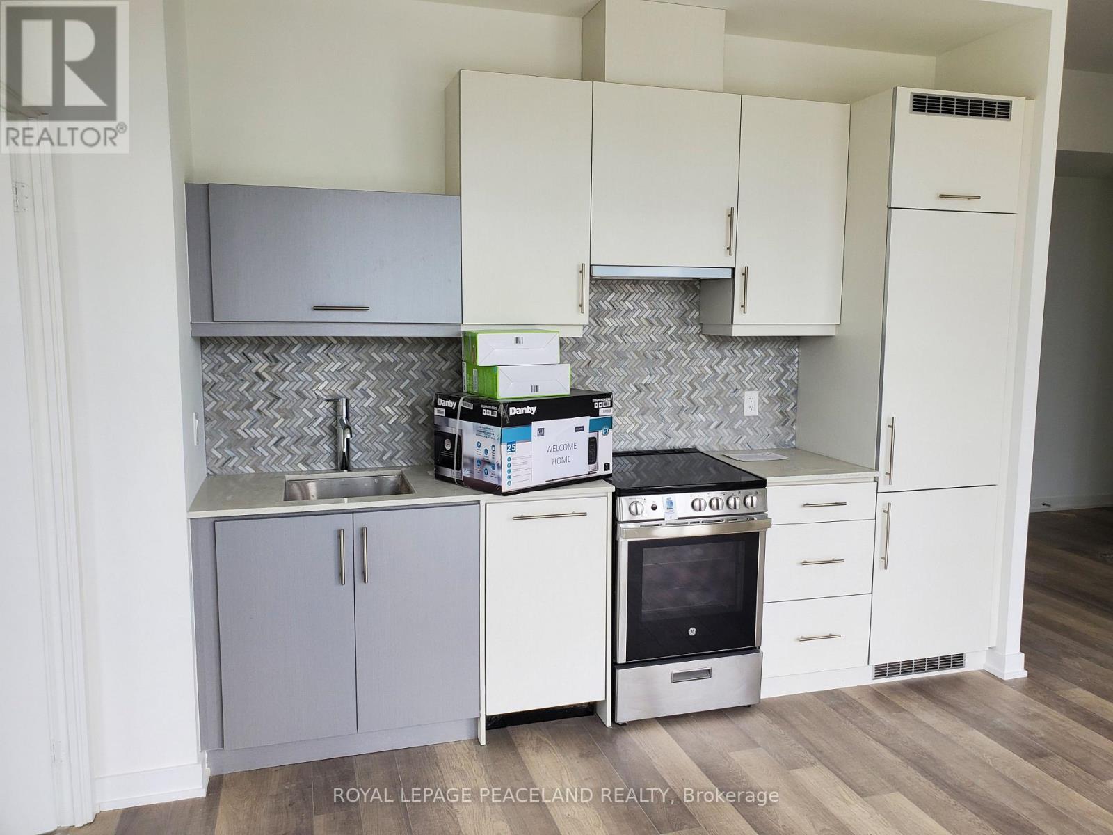901 - 181 Huron Street, Toronto, Ontario  M5T 0C1 - Photo 11 - C13421466