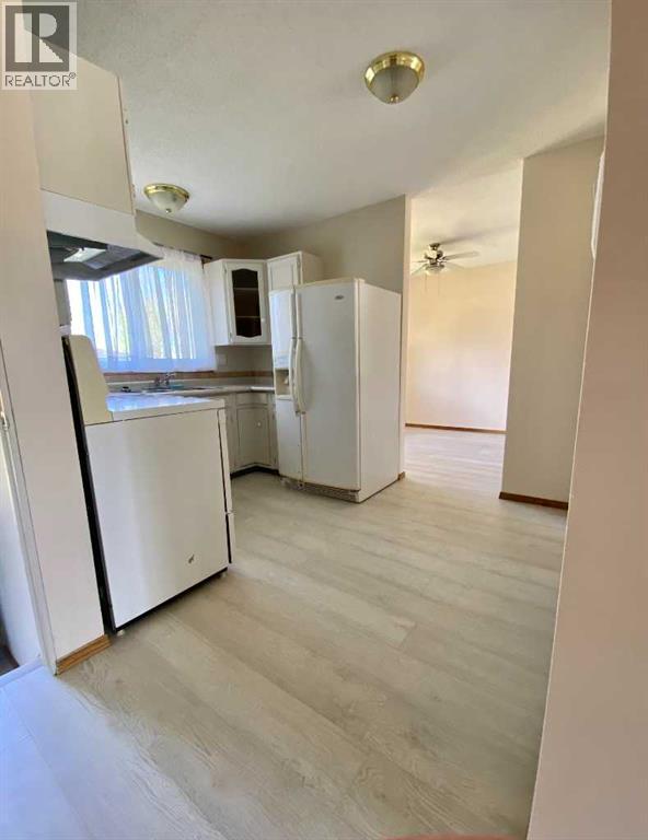 6302 Marler Drive, Camrose, Alberta  T4V 2X6 - Photo 5 - A2310708