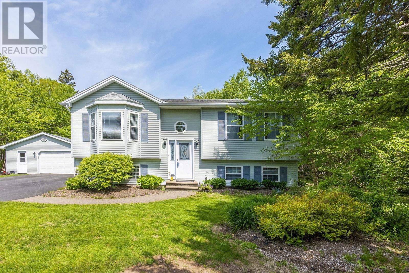 18 Weaver Court, Hammonds Plains, Nova Scotia  B3Z 1K9 - Photo 3 - 202613731