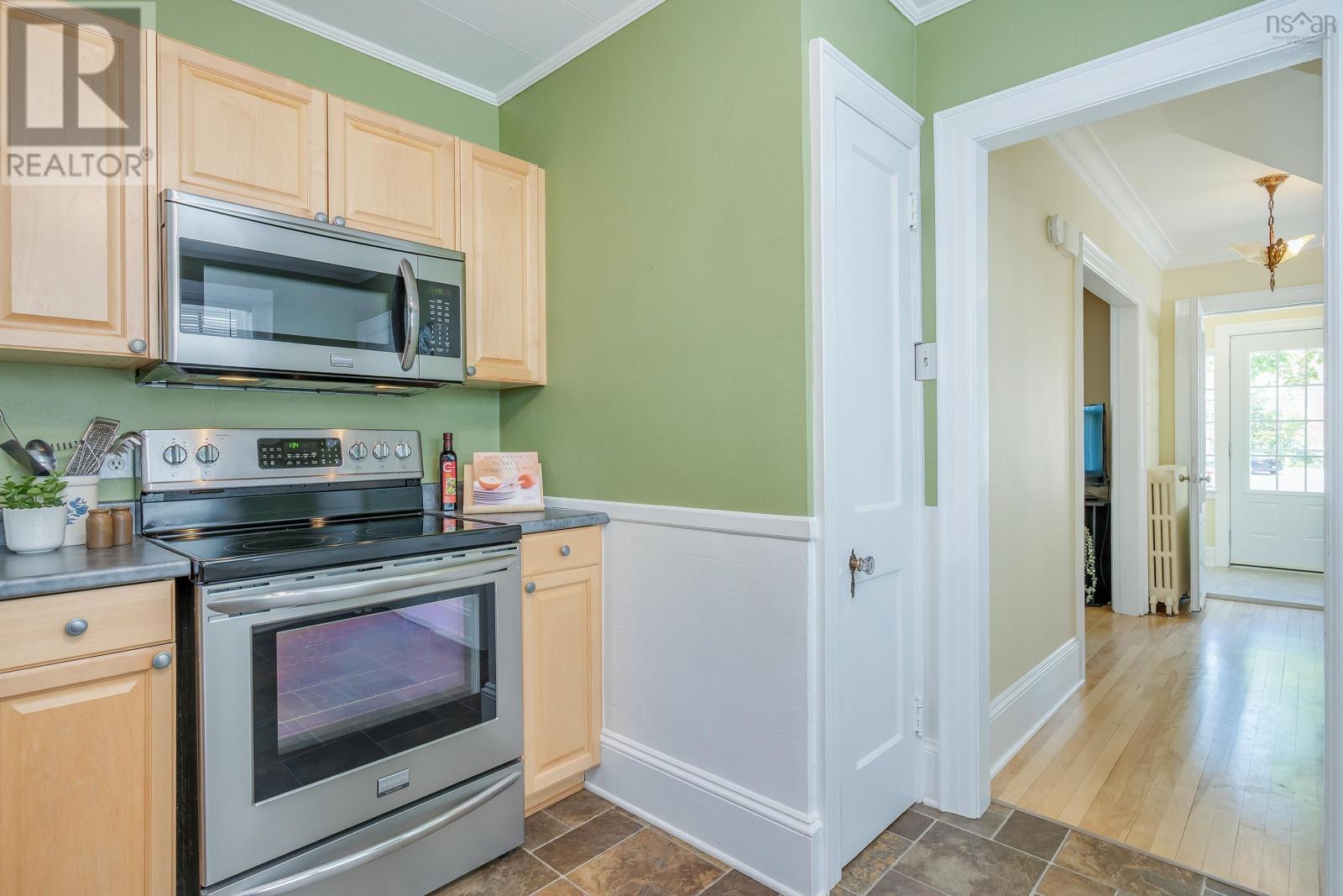 6076 Shirley Street, Halifax, Nova Scotia  B3H 2M8 - Photo 12 - 202613800
