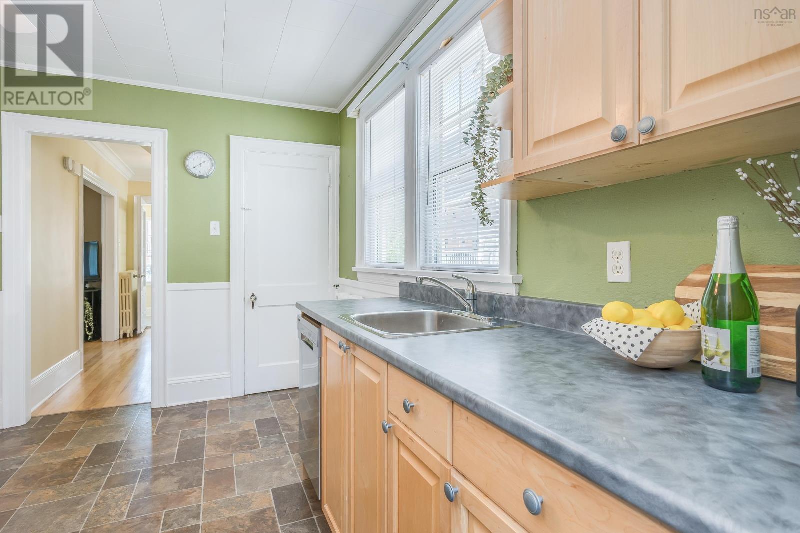 6076 Shirley Street, Halifax, Nova Scotia  B3H 2M8 - Photo 15 - 202613800