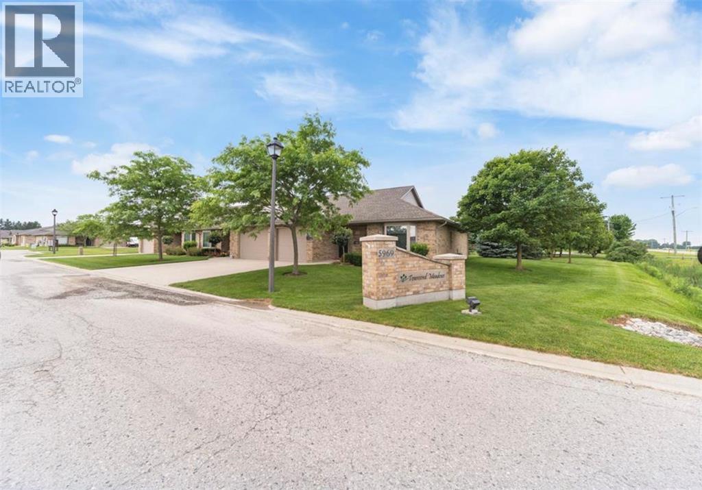 5969 Townsend Line, Lambton Shores, Ontario  N0M 1J0 - Photo 4 - 26013593
