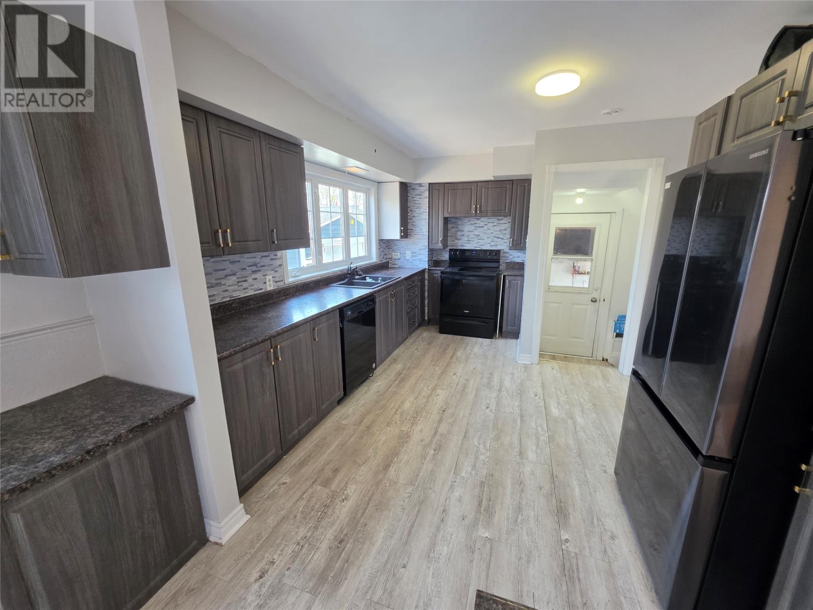 225 Howley Avenue, Labrador City, Newfoundland & Labrador  A2V 1Z6 - Photo 3 - 1298743