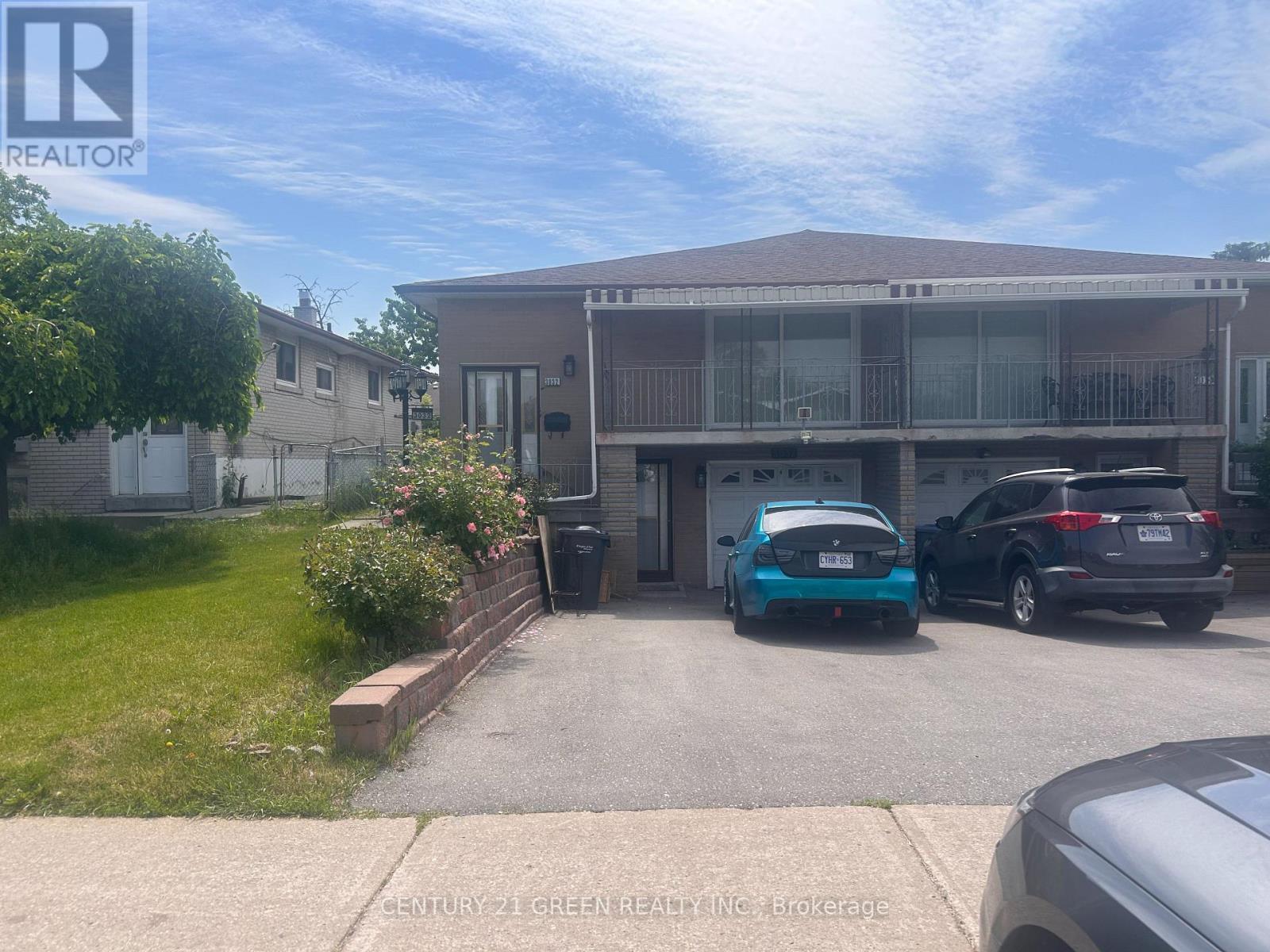3032 Morning Star Drive, Mississauga, Ontario L4T 1X2 - Photo 2 - W13412834
