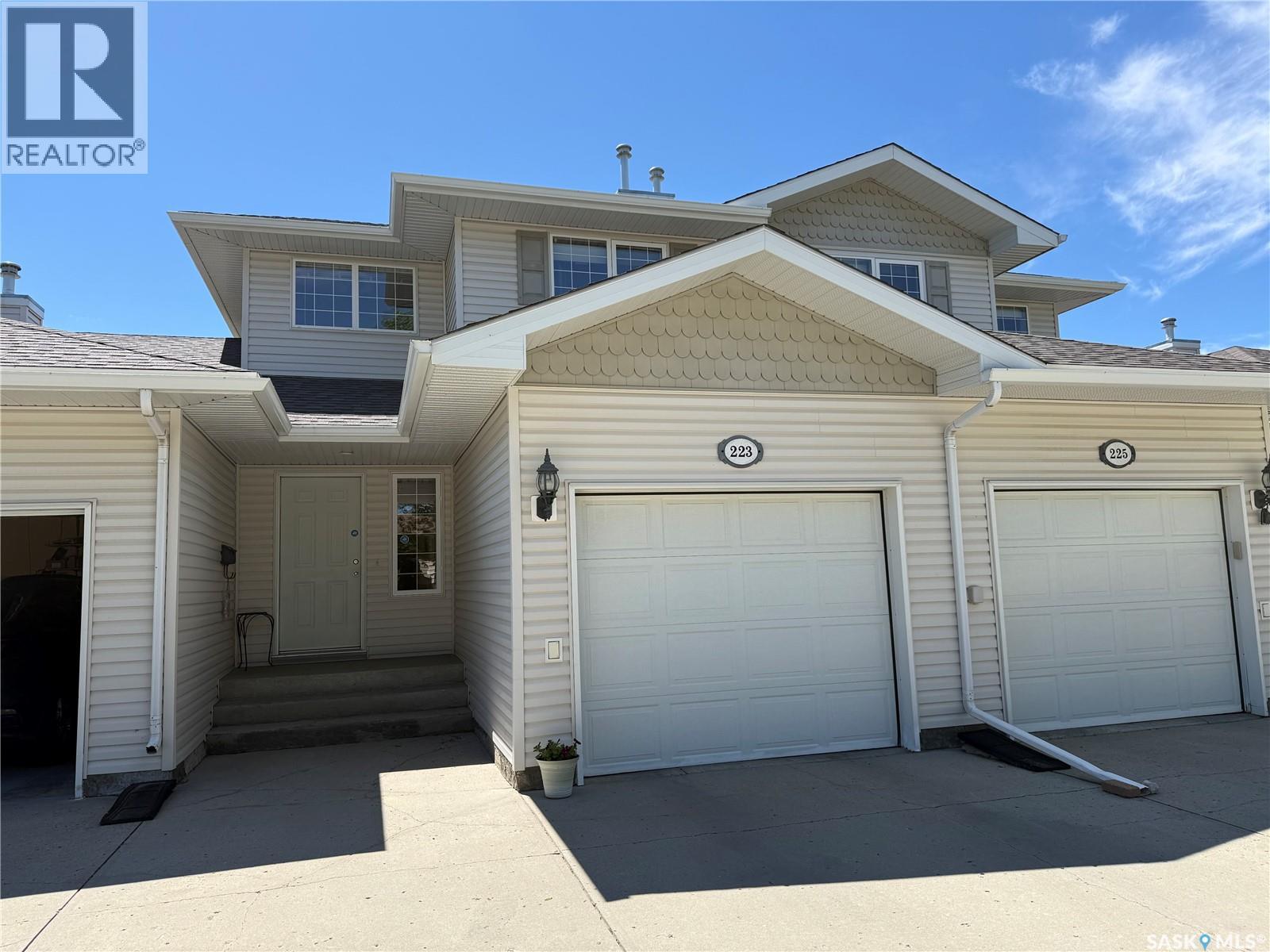 223 Mikkelson Drive, Regina, Saskatchewan  S4T 0A3 - Photo 1 - SK038805