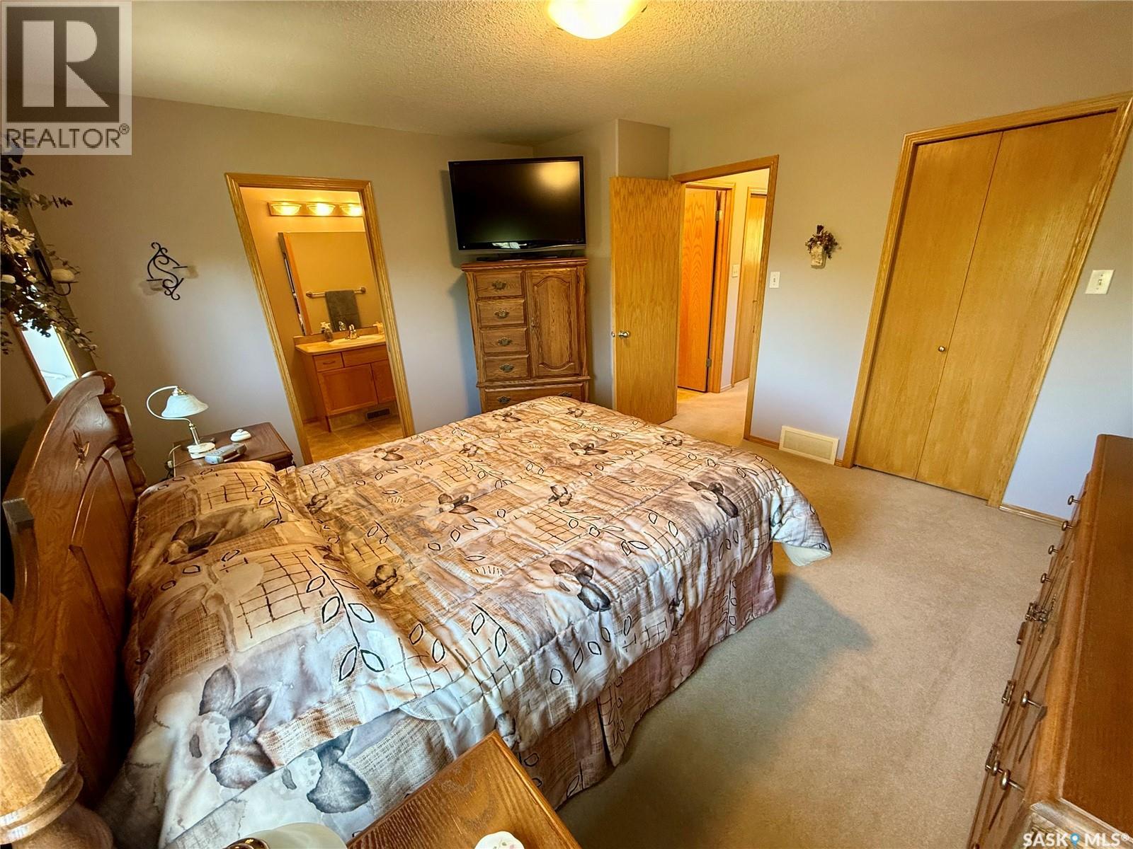 223 Mikkelson Drive, Regina, Saskatchewan  S4T 0A3 - Photo 16 - SK038805