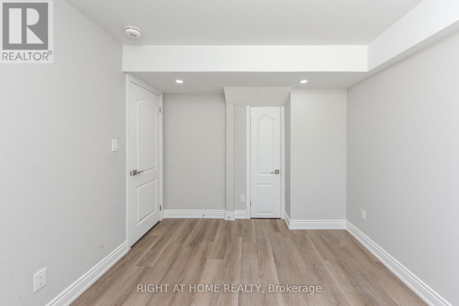 82 Elmcrest Drive, Brampton, Ontario  L6Y 5Z1 - Photo 10 - W13421506