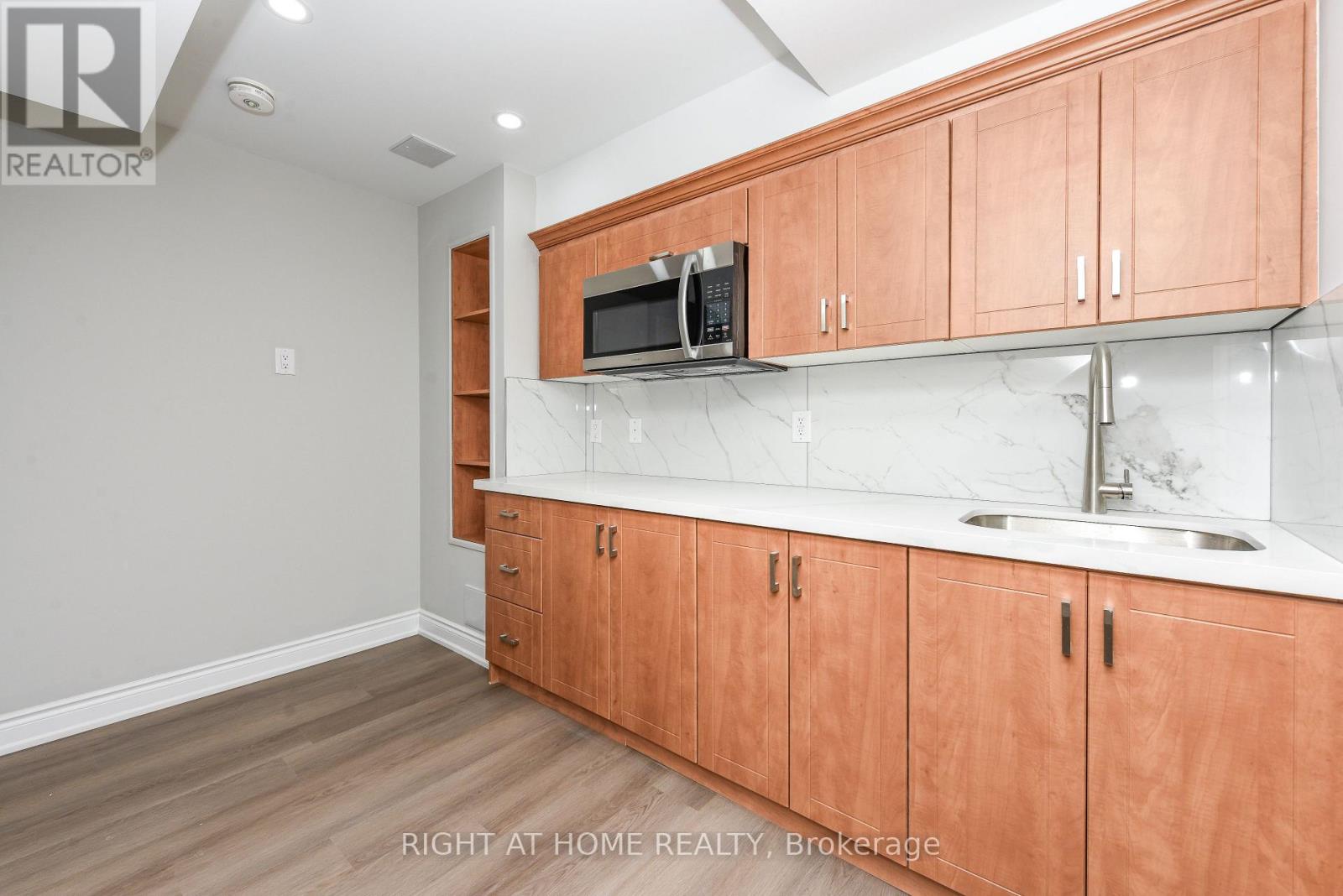 82 Elmcrest Drive, Brampton, Ontario  L6Y 5Z1 - Photo 11 - W13421506