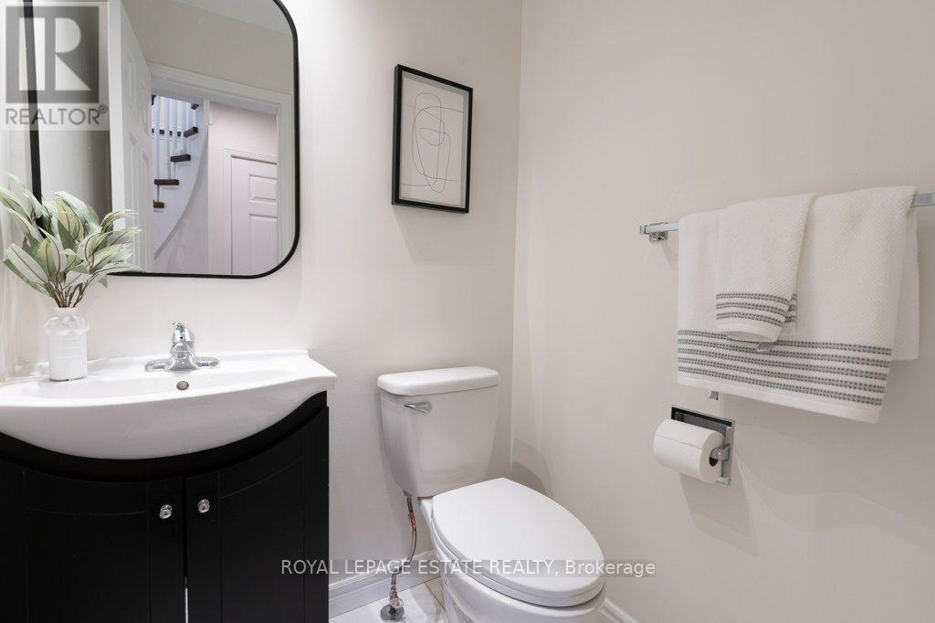539 Galaxy Court, Mississauga, Ontario  L5R 2R4 - Photo 17 - W13421554
