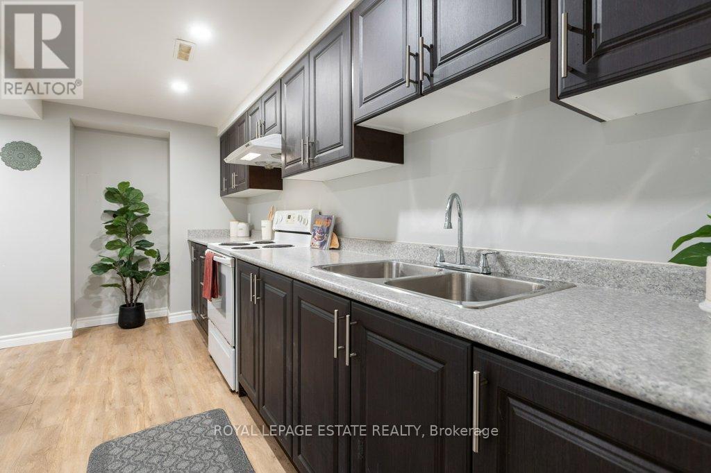 539 Galaxy Court, Mississauga, Ontario  L5R 2R4 - Photo 36 - W13421554