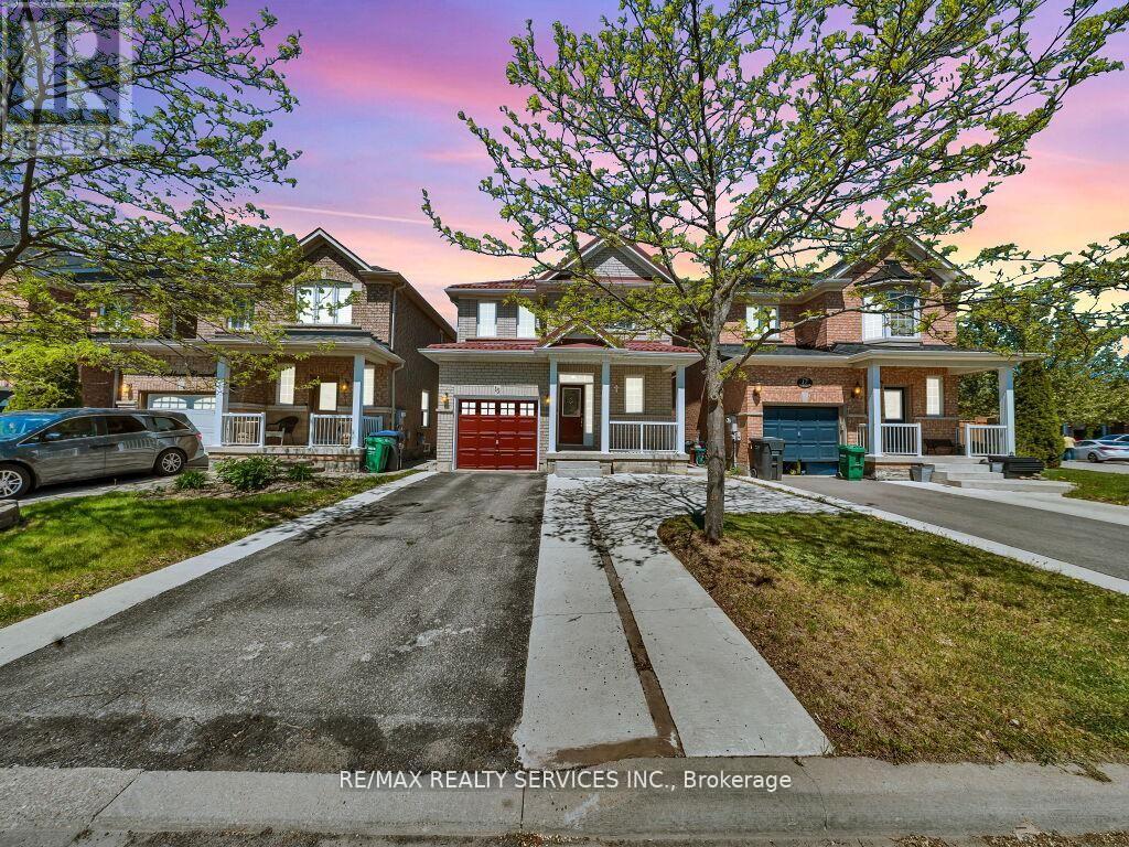 15 Lockburn Crescent, Brampton, Ontario  L7A 3W7 - Photo 2 - W13421556