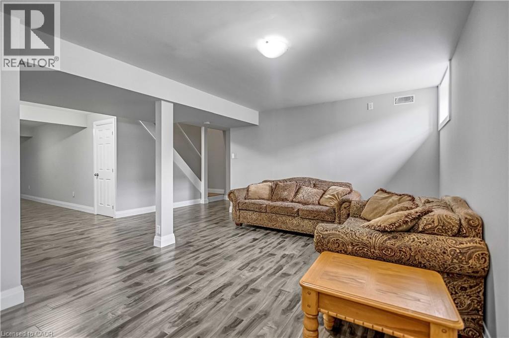 8 Brantdale Avenue, Hamilton, Ontario  L9C 1B7 - Photo 17 - 40838019