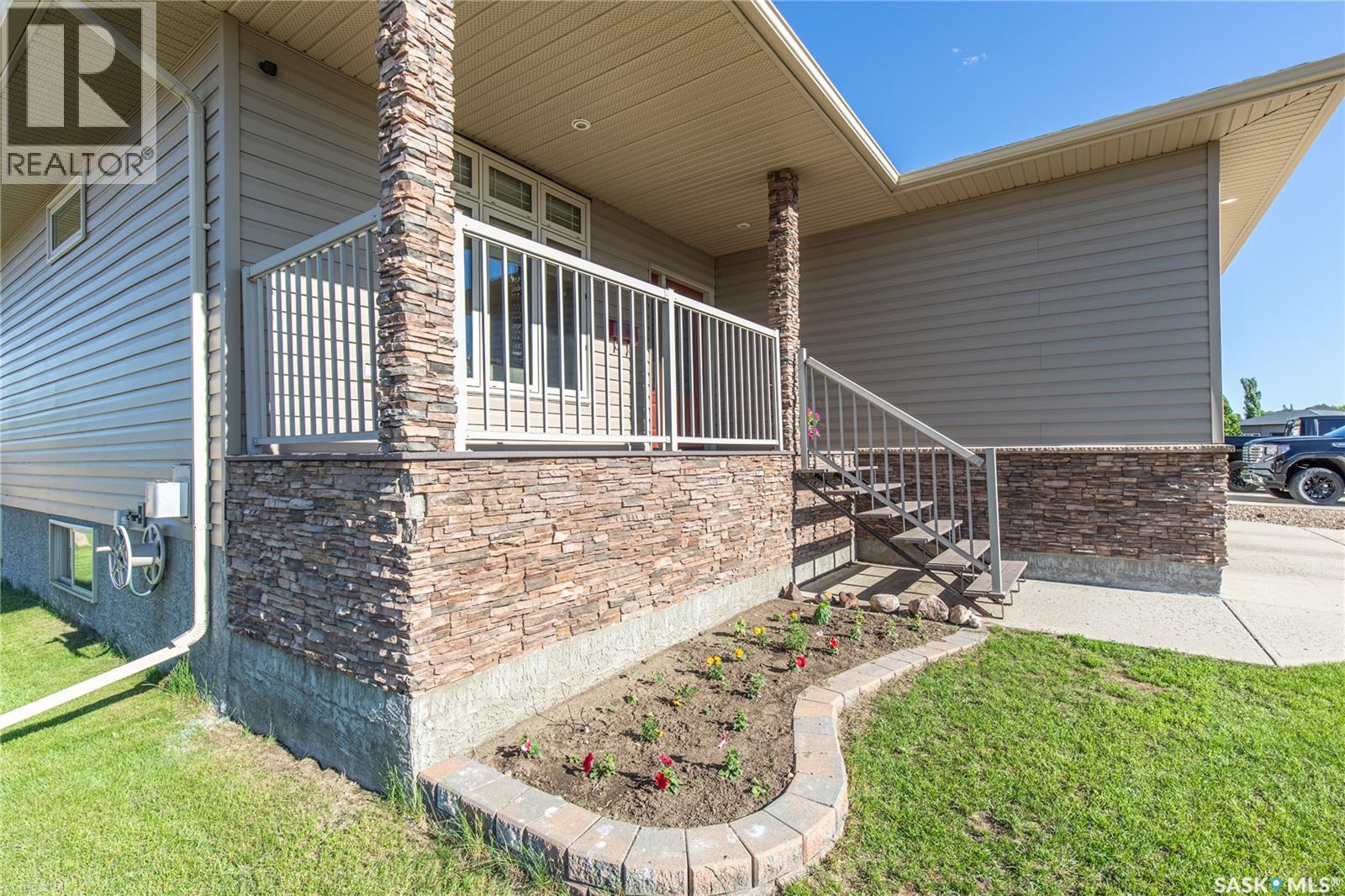 27 Belmont Crescent, Moose Jaw, Saskatchewan  S6K 1C5 - Photo 4 - SK038778