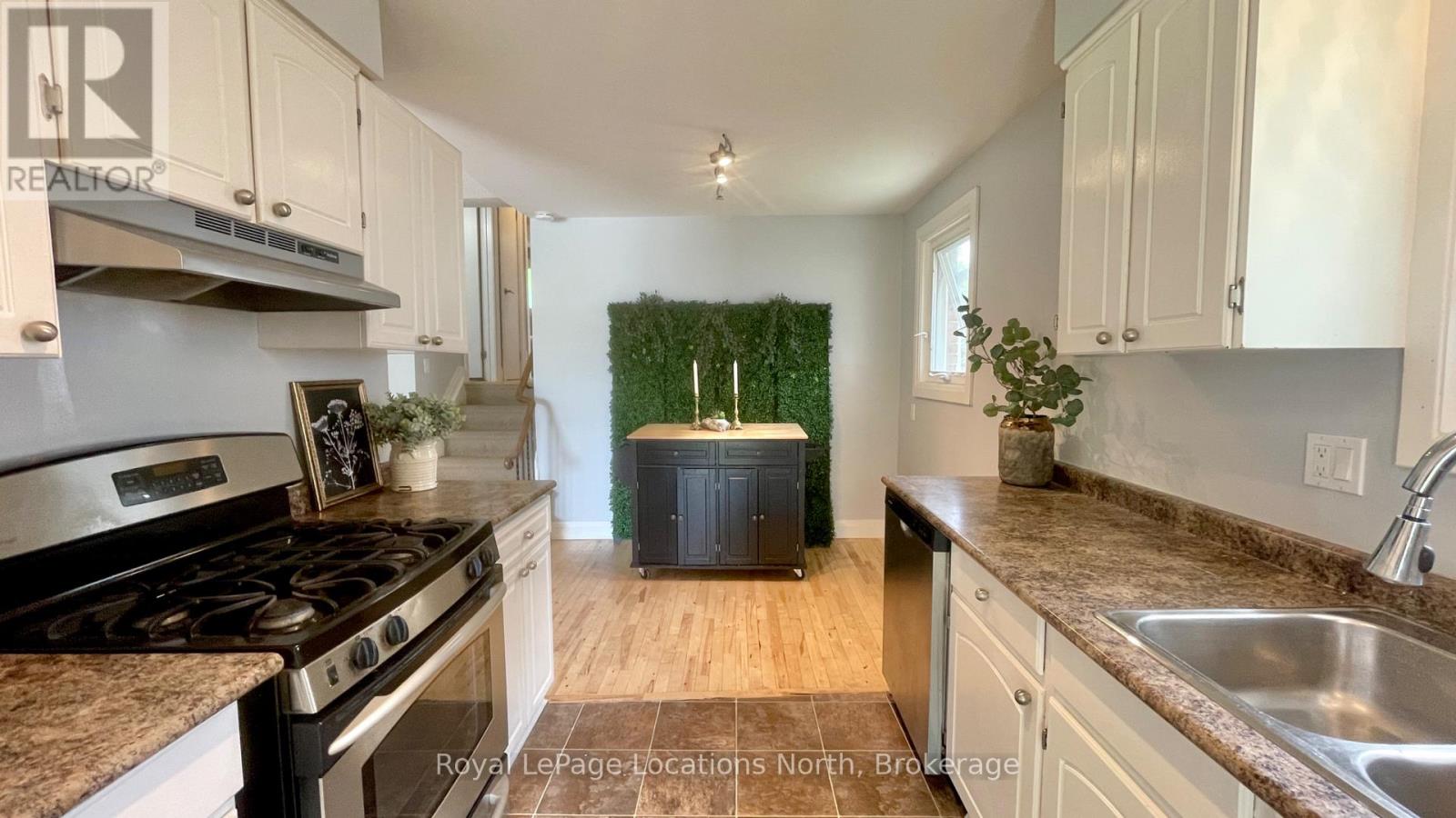 32 Courtice Crescent, Collingwood, Ontario  L9Y 4G1 - Photo 3 - S12958168