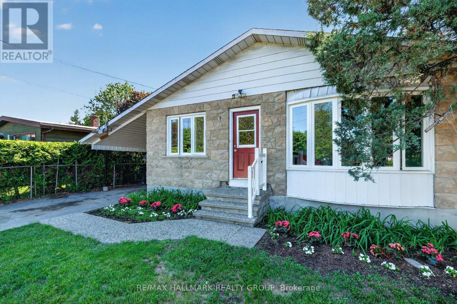 1412 Maxime Street, Ottawa, Ontario  K1B 3L1 - Photo 2 - X13421652