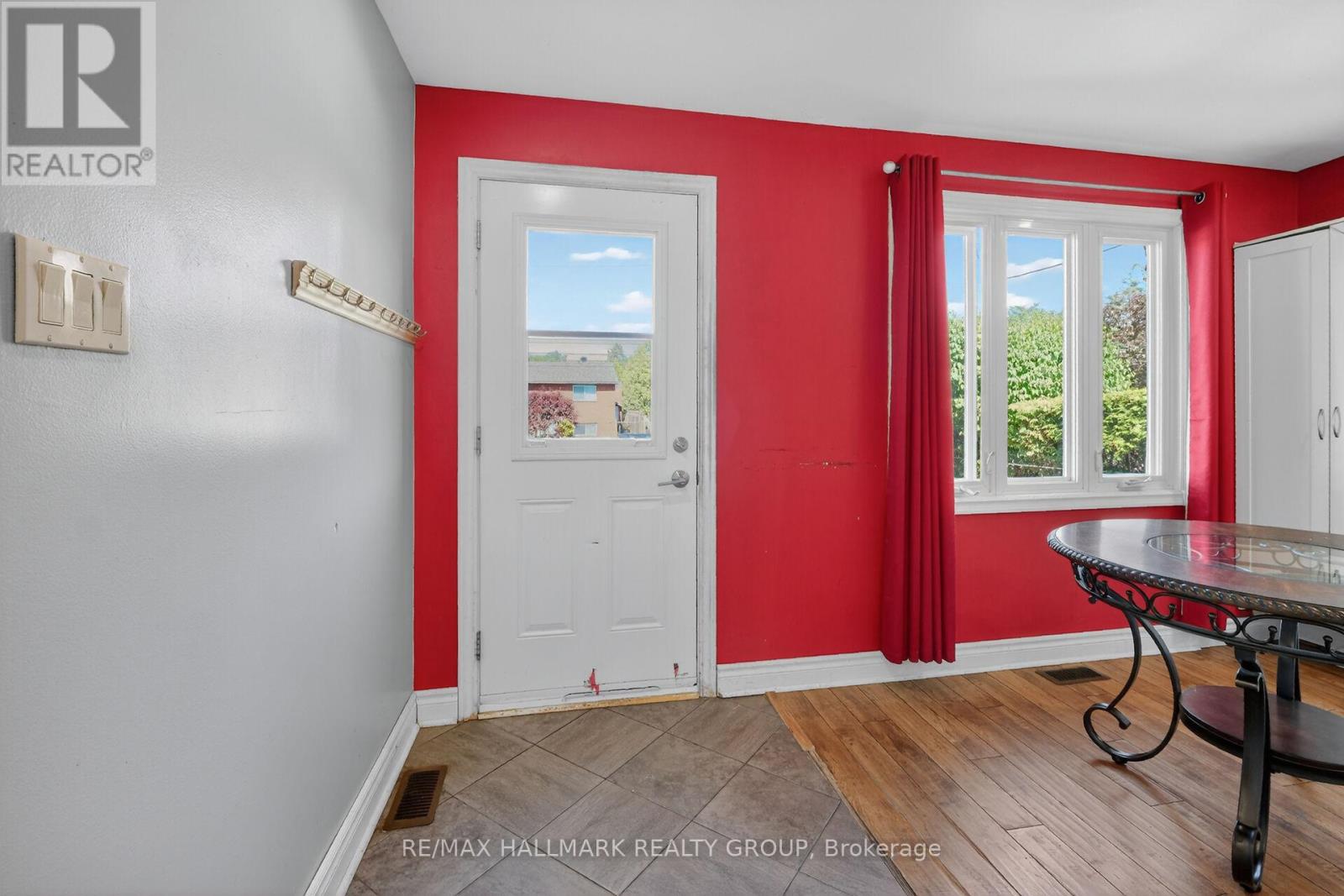 1412 Maxime Street, Ottawa, Ontario  K1B 3L1 - Photo 3 - X13421652