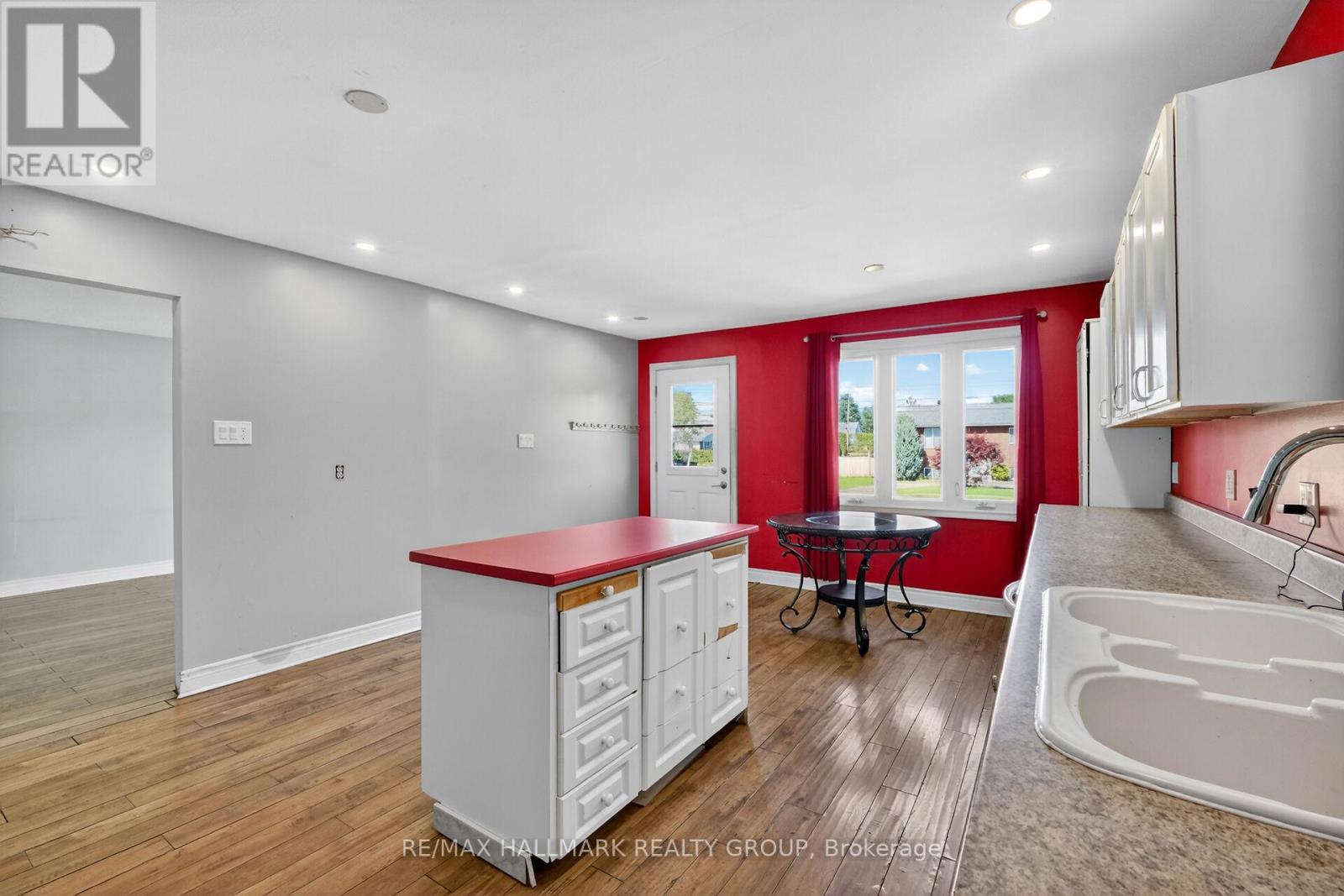 1412 Maxime Street, Ottawa, Ontario  K1B 3L1 - Photo 9 - X13421652
