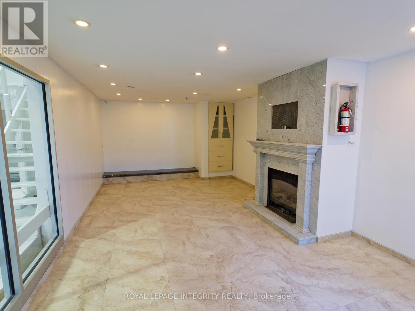 9&10 - 3205 Swansea Crescent, Ottawa, Ontario K1G 3W5 - Photo 4 - X13421914