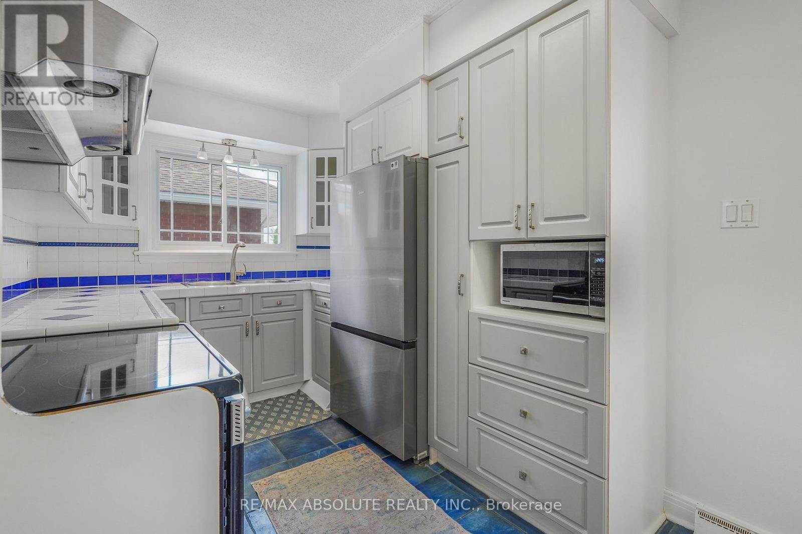731 Borthwick Avenue, Ottawa, Ontario K1K 2M3 - Photo 9 - X13421920