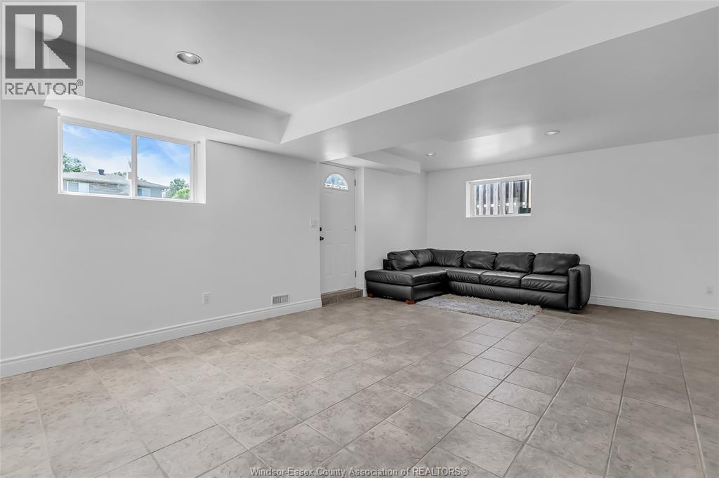 2163 Everts, Windsor, Ontario  N9B 3X6 - Photo 23 - 26013214
