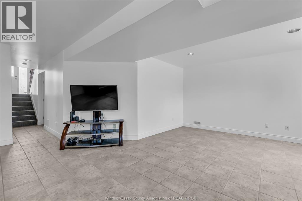 2163 Everts, Windsor, Ontario  N9B 3X6 - Photo 24 - 26013214