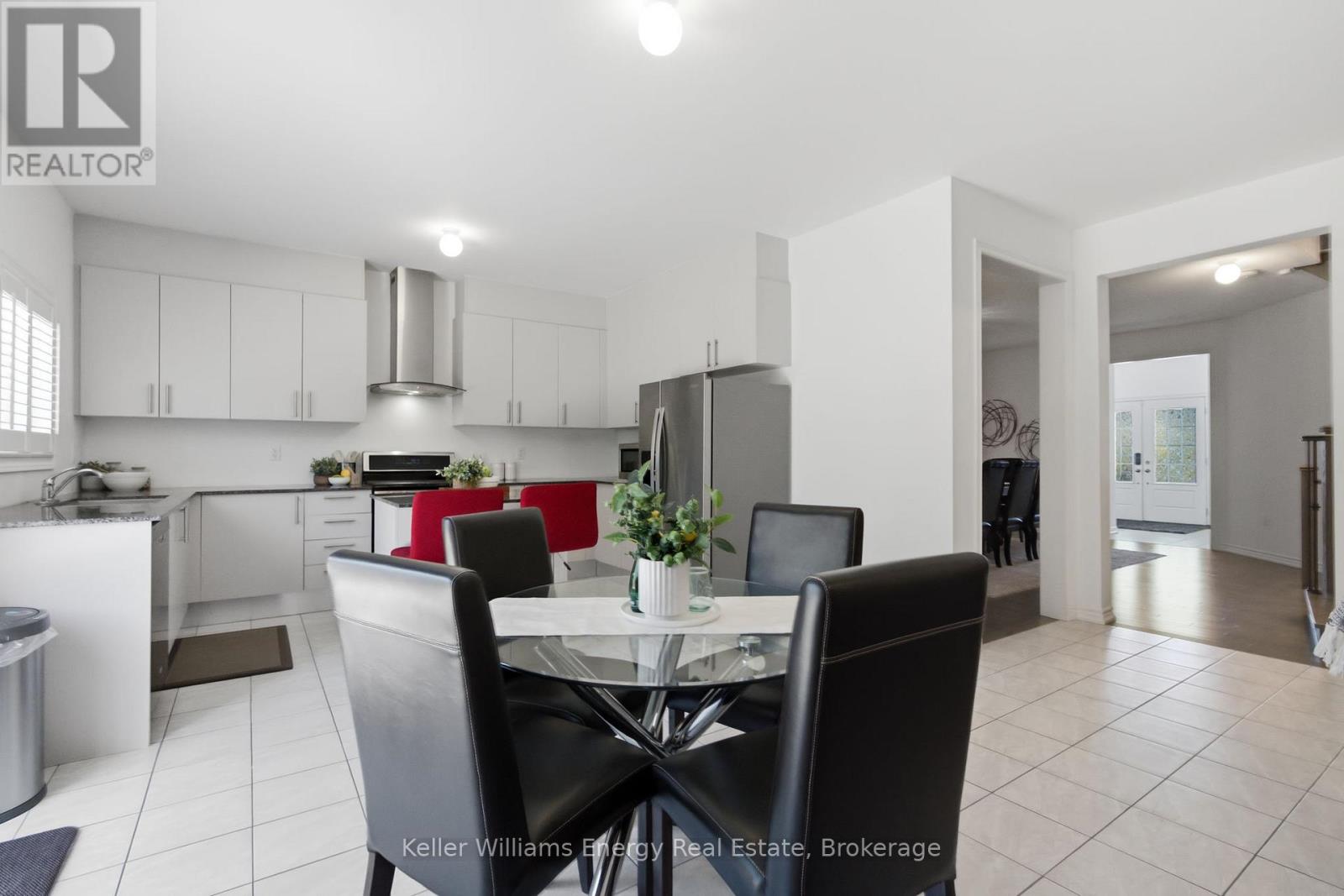 223 Lyle Drive, Clarington, Ontario  L1C 0V6 - Photo 12 - E13421778