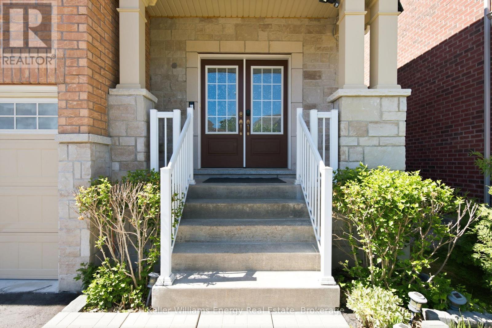 223 Lyle Drive, Clarington, Ontario  L1C 0V6 - Photo 4 - E13421778