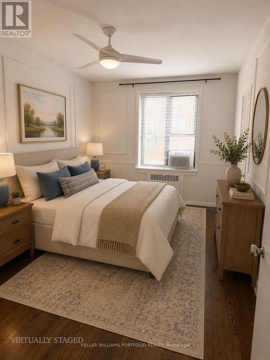 422 - 150 FARNHAM AVENUE, Toronto, Ontario