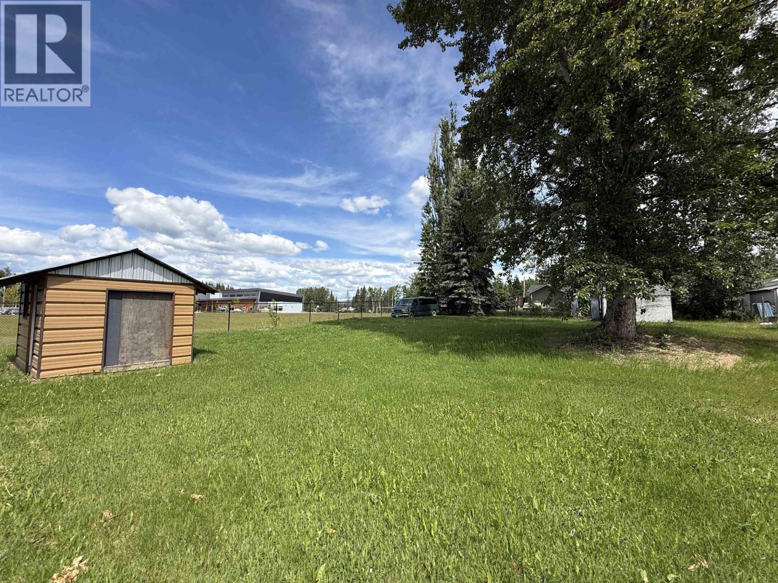 1038 Mountain Ash Road, Red Bluff / Dragon Lake, British Columbia  V2J 3V7 - Photo 4 - R3134108