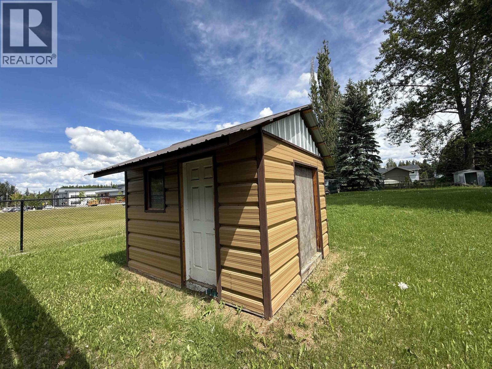 1038 Mountain Ash Road, Red Bluff / Dragon Lake, British Columbia  V2J 3V7 - Photo 5 - R3134108