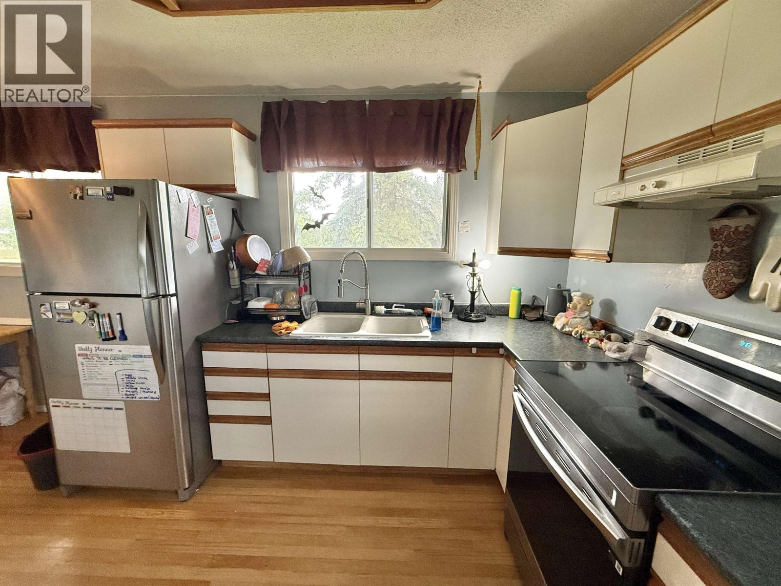 1038 Mountain Ash Road, Red Bluff / Dragon Lake, British Columbia  V2J 3V7 - Photo 8 - R3134108
