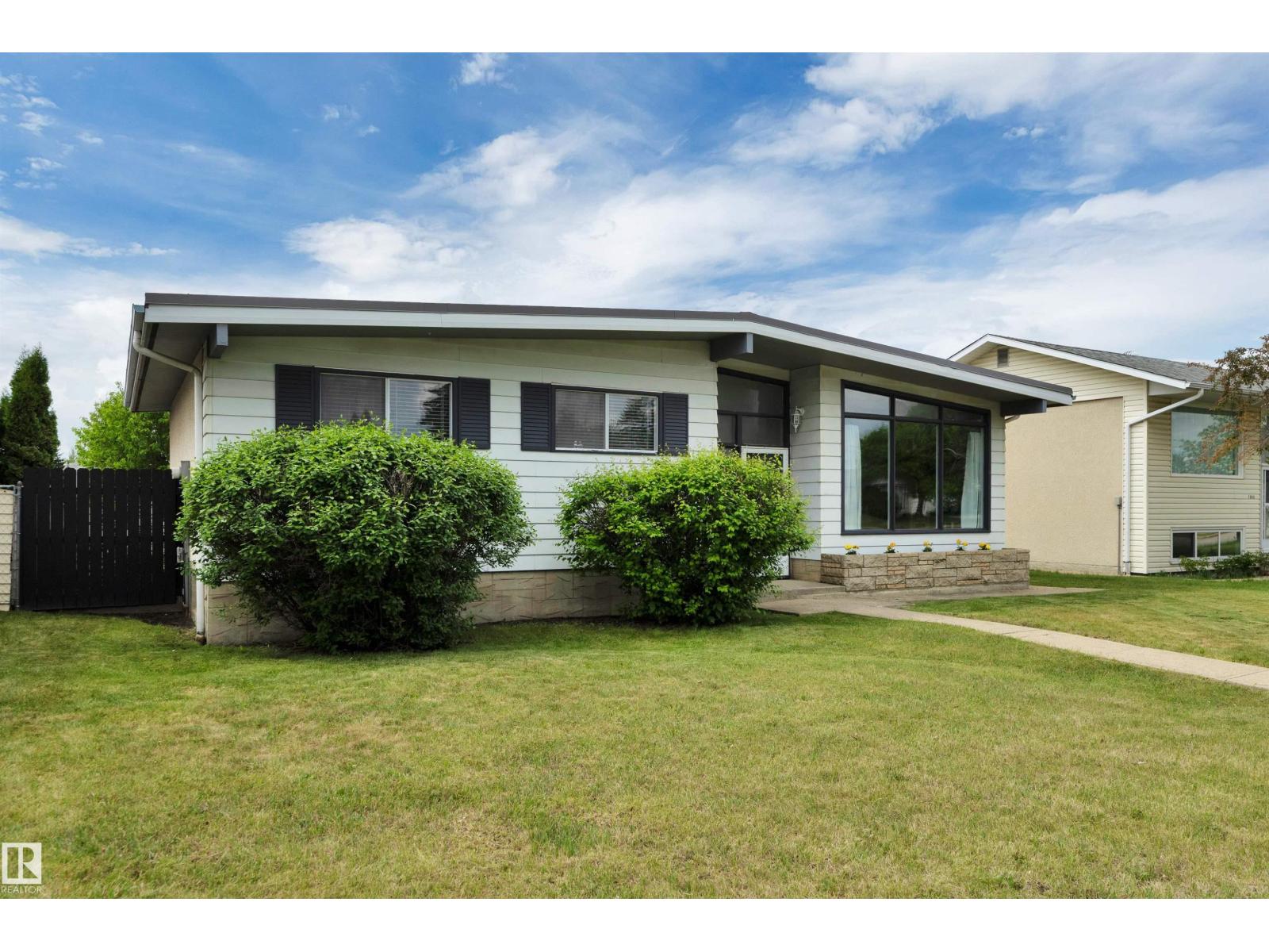 7719 144 Av NW, Edmonton, Alberta  T5C 2R9 - Photo 2 - E4492602