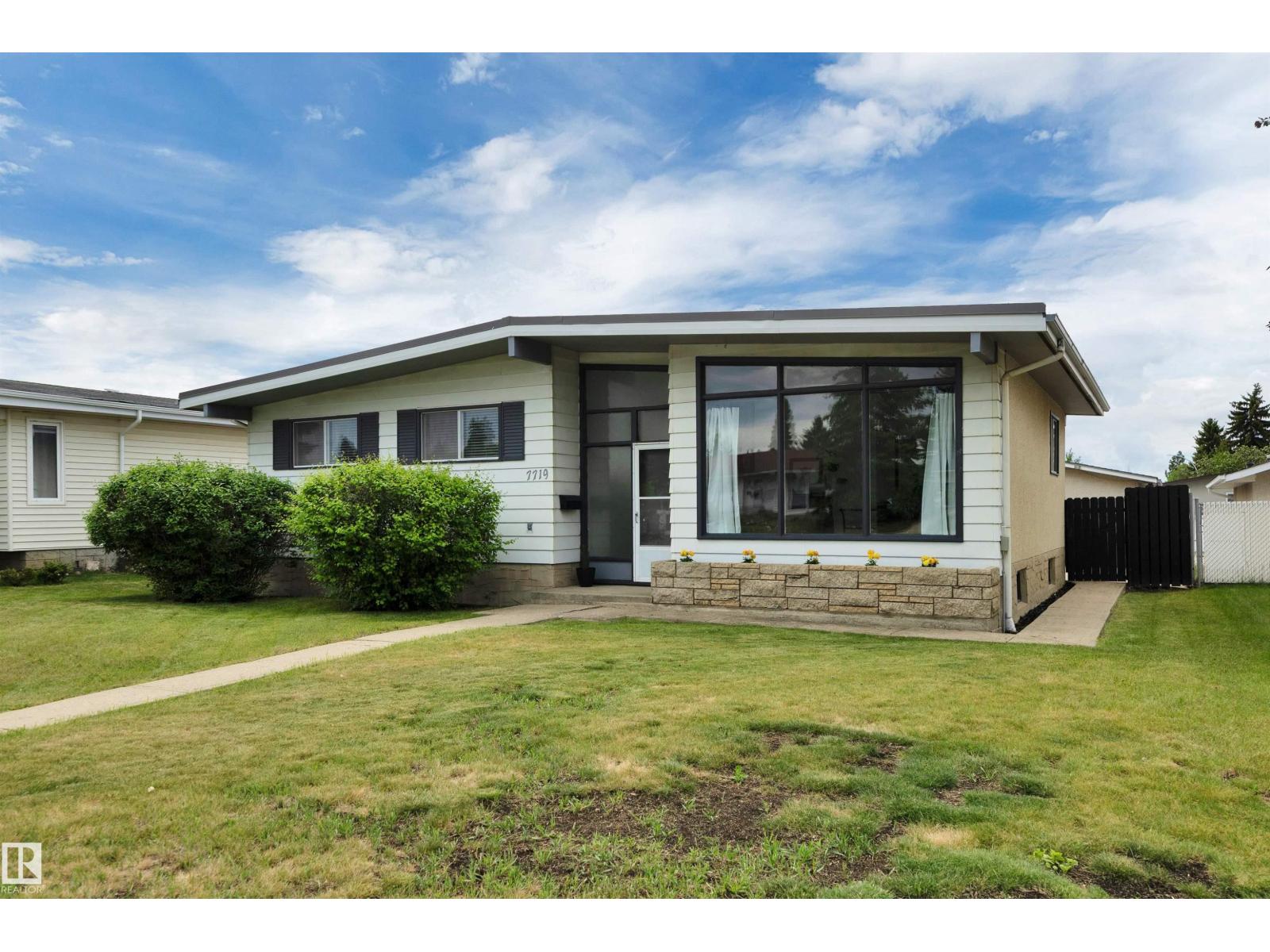 7719 144 Av NW, Edmonton, Alberta  T5C 2R9 - Photo 3 - E4492602