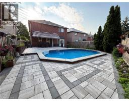 2216 NORFOLK Drive, Oakville, Ontario