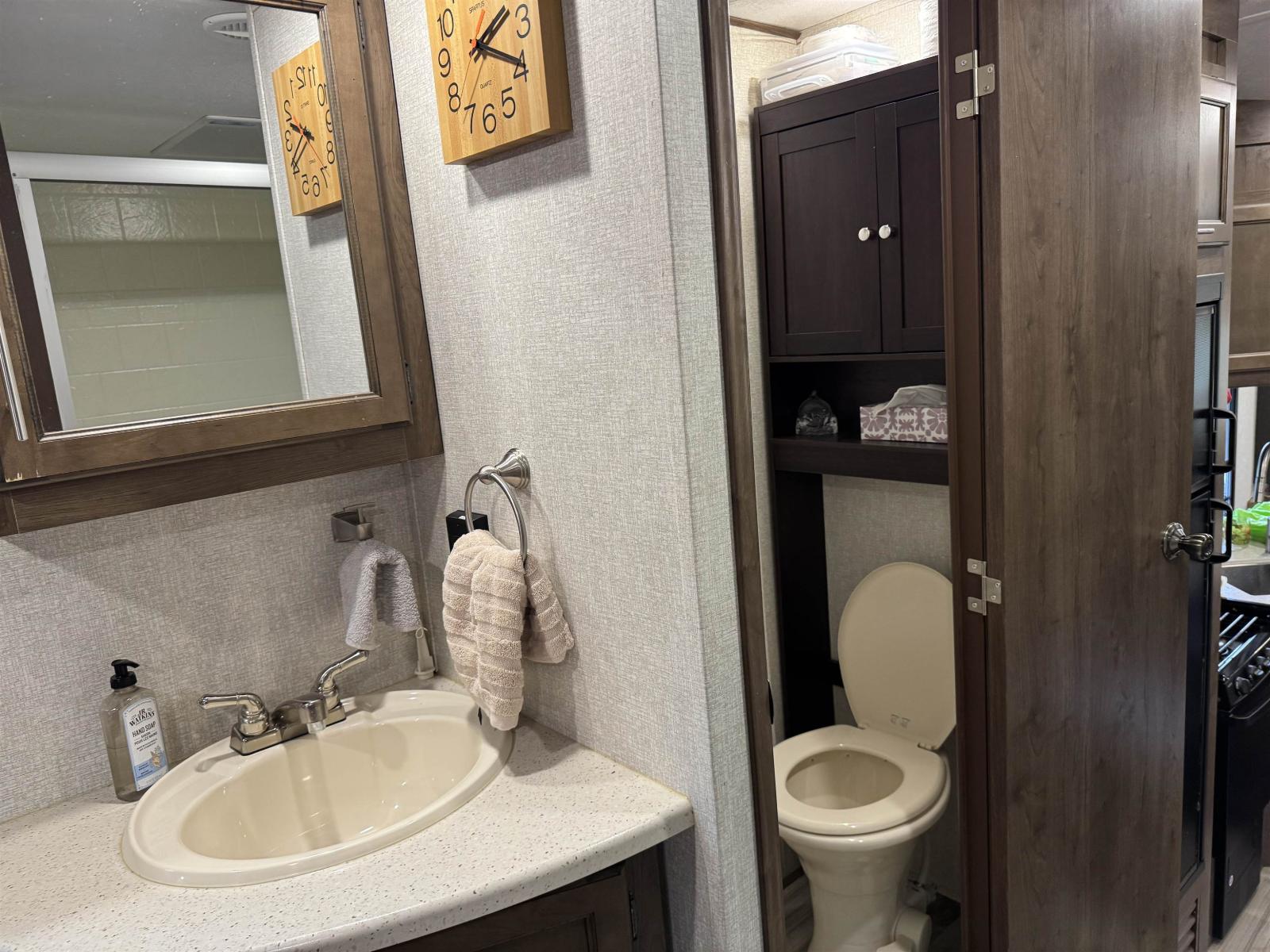 60 1436 Frost Road, Columbia Valley, Cultus Lake, British Columbia  V2R 4X8 - Photo 14 - R3134153