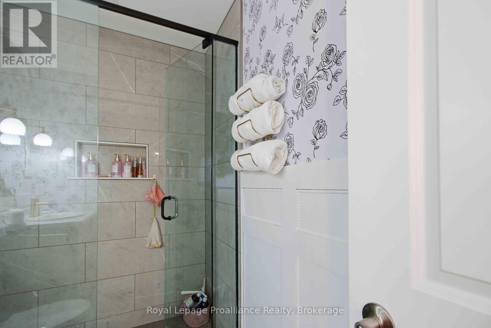 24 Buchanan Avenue, Prince Edward County, Ontario  K0K 2T0 - Photo 17 - X13224536
