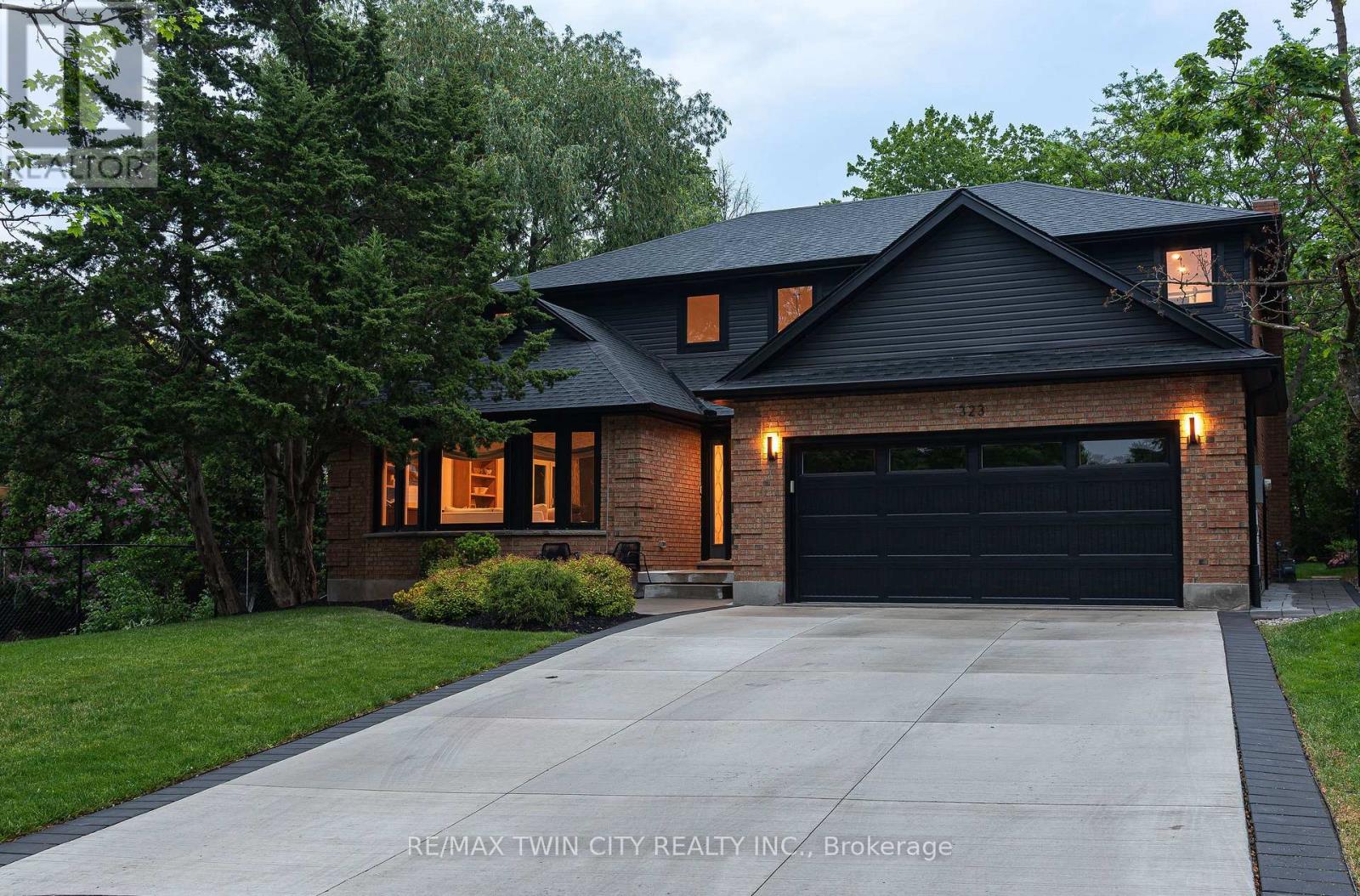 323 CALVINGTON PLACE, Waterloo, Ontario