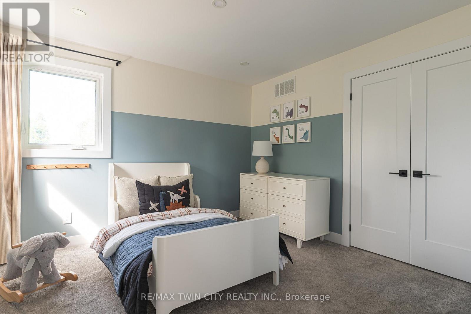 323 Calvington Place, Waterloo, Ontario  N2T 1P9 - Photo 23 - X13421590