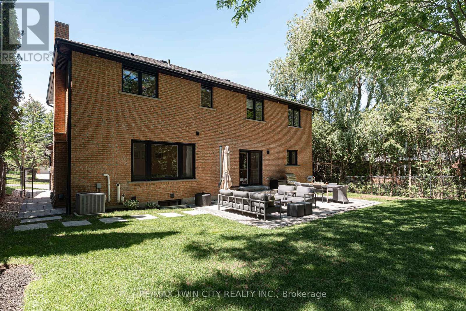 323 Calvington Place, Waterloo, Ontario  N2T 1P9 - Photo 34 - X13421590