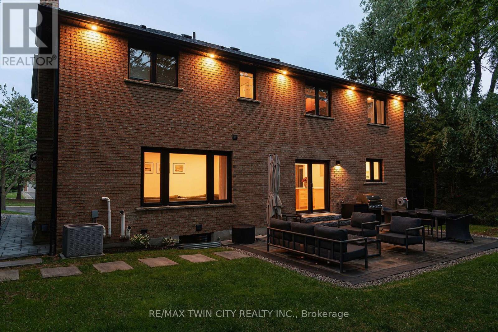 323 Calvington Place, Waterloo, Ontario  N2T 1P9 - Photo 38 - X13421590