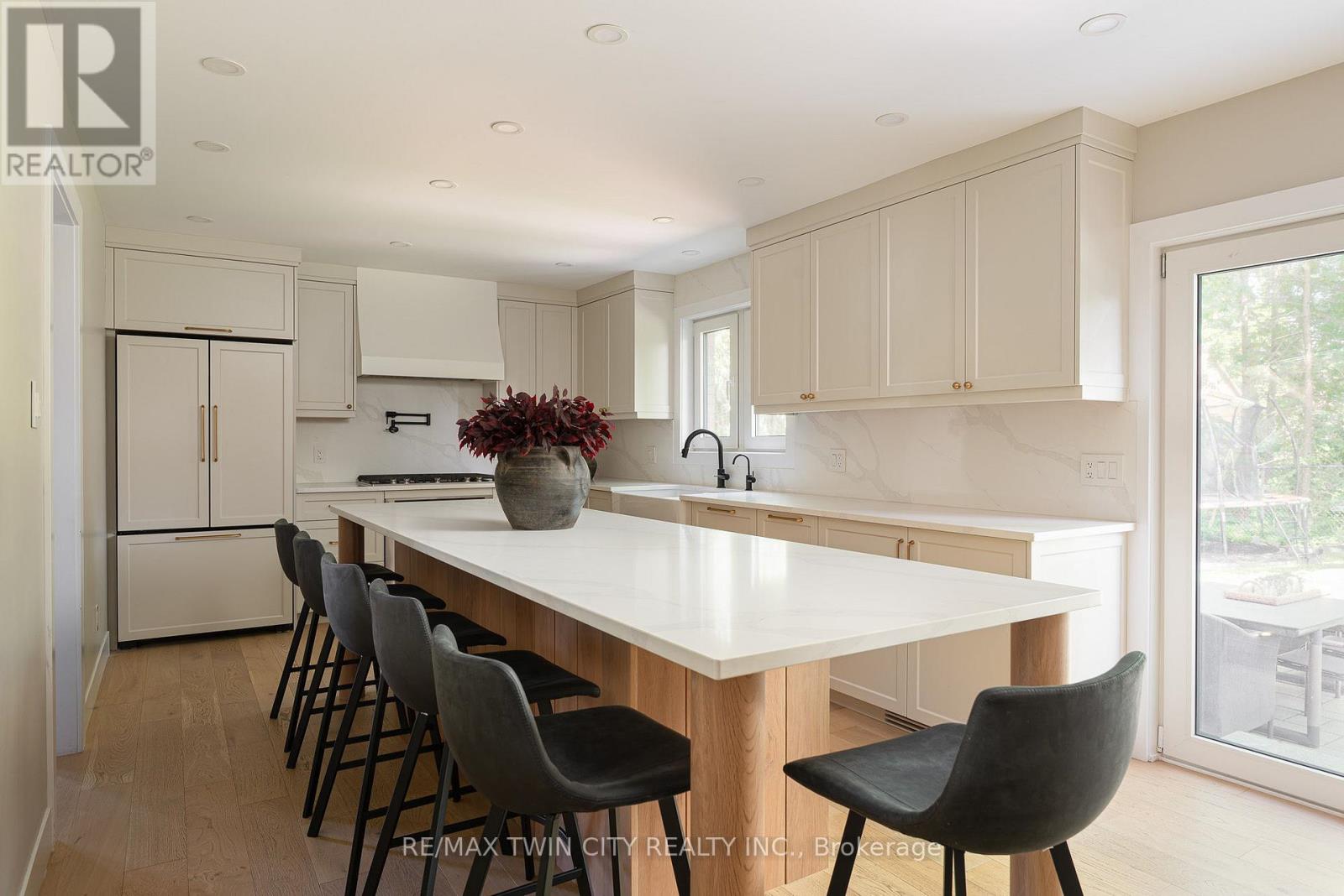 323 Calvington Place, Waterloo, Ontario  N2T 1P9 - Photo 9 - X13421590