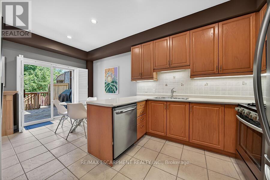 354 Highland Road W, Hamilton (Stoney Creek Mountain), Ontario  L8J 3W3 - Photo 12 - X13421734