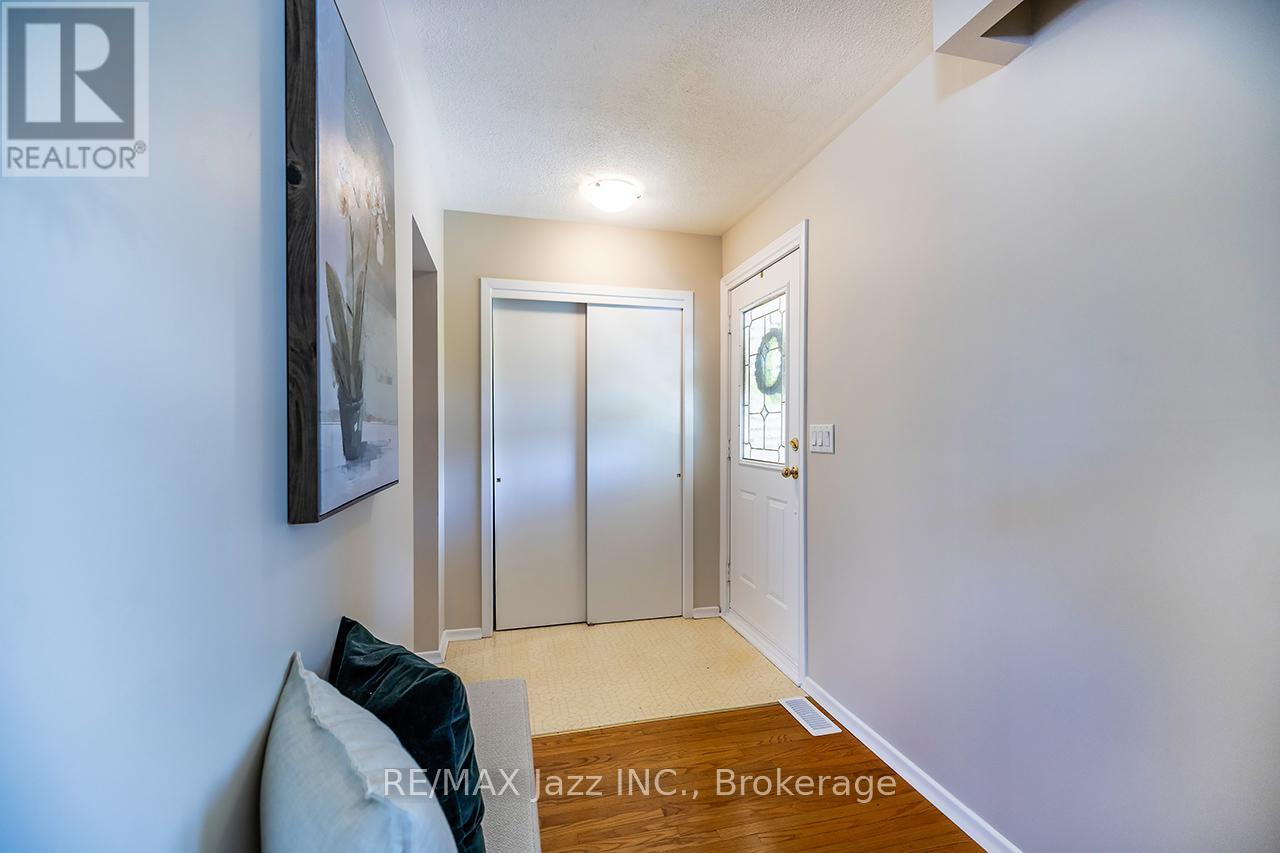 369 Waverly Street N, Oshawa, Ontario  L1J 5W2 - Photo 5 - E13422026