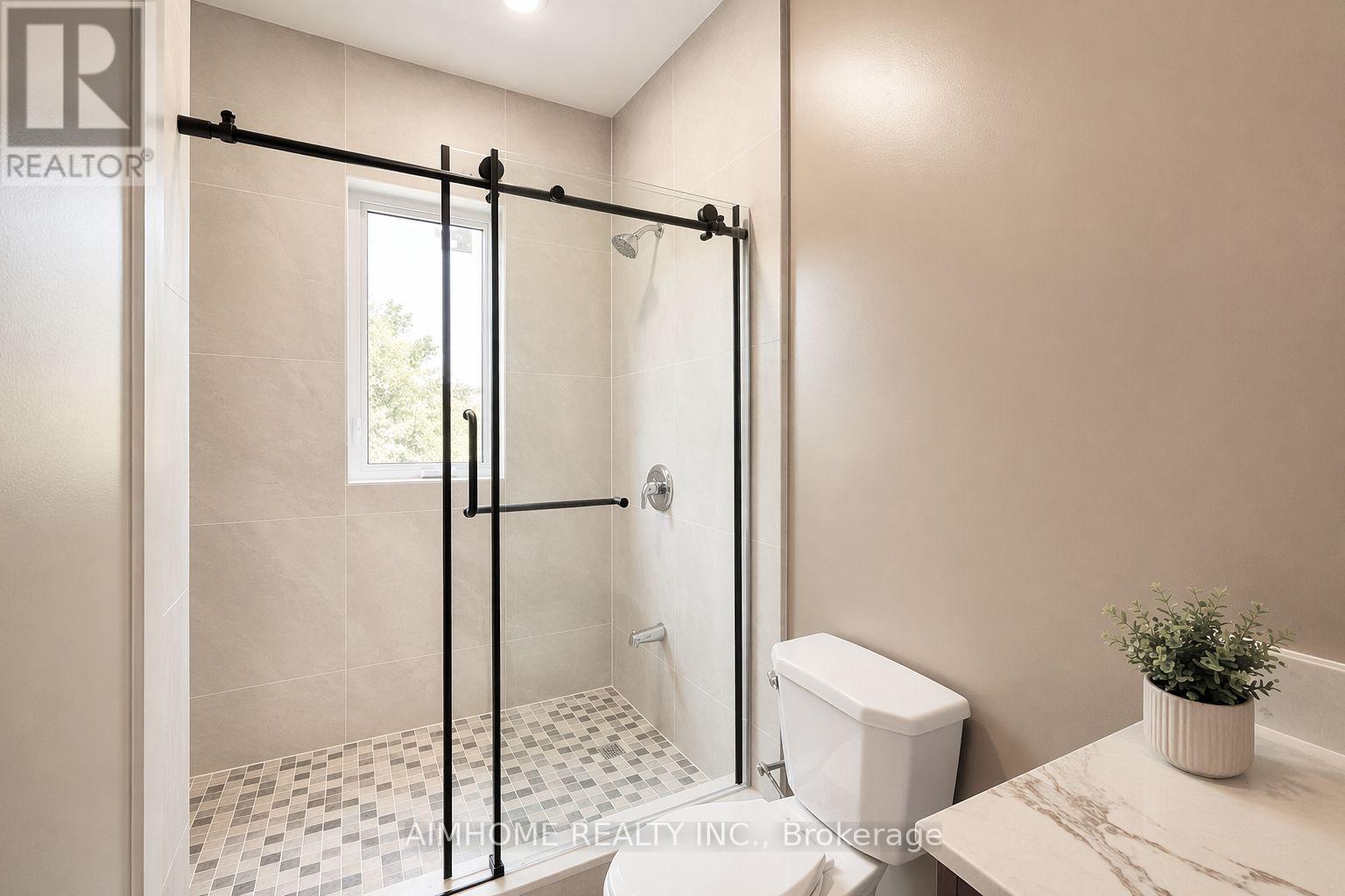 3 - 15 Waddington Crescent, Toronto, Ontario  M2J 2Z9 - Photo 16 - C12998310
